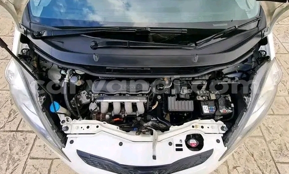 Buy Used Honda Jazz White Car in Lusaka in Zambia Buy Used Honda Jazz White Car in Lusaka in Zambia