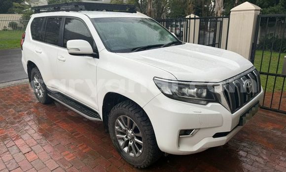 Acheter Occasion Voiture Toyota Land Cruiser Prado Blanc à Lusaka, Zambie