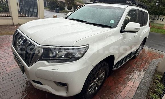 Acheter Occasion Voiture Toyota Land Cruiser Prado Blanc à Lusaka, Zambie Acheter Occasion Voiture Toyota Land Cruiser Prado Blanc à Lusaka, Zambie