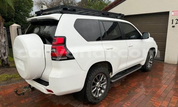 Acheter Occasion Voiture Toyota Land Cruiser Prado Blanc à Lusaka, Zambie Acheter Occasion Voiture Toyota Land Cruiser Prado Blanc à Lusaka, Zambie