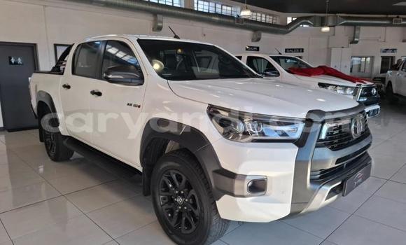 Buy Used Toyota Hilux White Car in Lusaka in Zambia