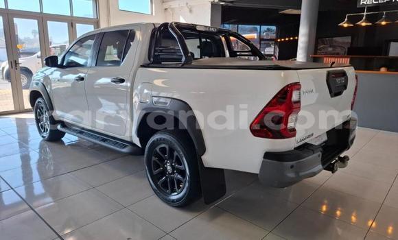 Acheter Occasion Voiture Toyota Hilux Blanc à Lusaka, Zambie Acheter Occasion Voiture Toyota Hilux Blanc à Lusaka, Zambie