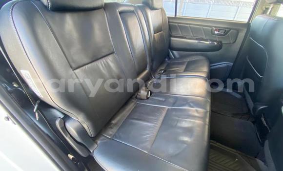 Nunua Ilio tumika Toyota Fortuner Nyeupe Gari ndani ya Kitwe nchini Zambia Nunua Ilio tumika Toyota Fortuner Nyeupe Gari ndani ya Kitwe nchini Zambia