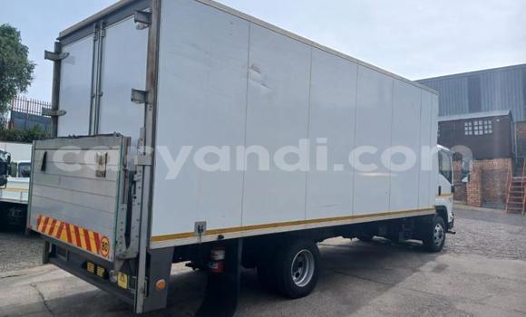 Acheter Occasion Utilitaire Isuzu FTR 850 Blanc à Livingstone, Zambie Acheter Occasion Utilitaire Isuzu FTR 850 Blanc à Livingstone, Zambie