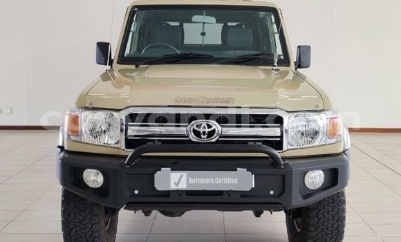 Nunua Ilio tumika Toyota Land Cruiser Beige Gari ndani ya Lusaka nchini Zambia Nunua Ilio tumika Toyota Land Cruiser Beige Gari ndani ya Lusaka nchini Zambia