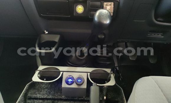 Nunua Ilio tumika Toyota Land Cruiser Beige Gari ndani ya Lusaka nchini Zambia Nunua Ilio tumika Toyota Land Cruiser Beige Gari ndani ya Lusaka nchini Zambia
