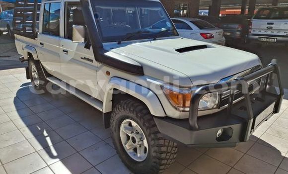 Buy Used Toyota Land Cruiser White Car in Lusaka in Zambia Buy Used Toyota Land Cruiser White Car in Lusaka in Zambia