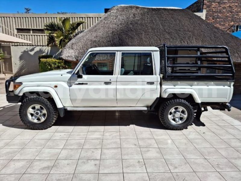 Big with watermark toyota land cruiser zambia lusaka 29973