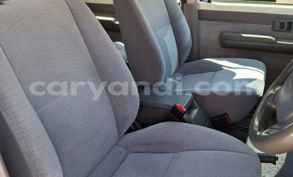 Nunua Ilio tumika Toyota Land Cruiser Nyeupe Gari ndani ya Lusaka nchini Zambia Nunua Ilio tumika Toyota Land Cruiser Nyeupe Gari ndani ya Lusaka nchini Zambia