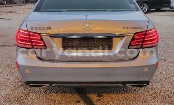 Acheter Occasion Voiture Mercedes-Benz E200 Autre à Lusaka, Zambie Acheter Occasion Voiture Mercedes-Benz E200 Autre à Lusaka, Zambie