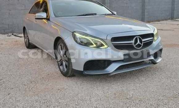 Acheter Occasion Voiture Mercedes-Benz E200 Autre à Lusaka, Zambie Acheter Occasion Voiture Mercedes-Benz E200 Autre à Lusaka, Zambie