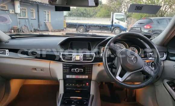 Acheter Occasion Voiture Mercedes-Benz E200 Autre à Lusaka, Zambie Acheter Occasion Voiture Mercedes-Benz E200 Autre à Lusaka, Zambie