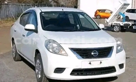 Acheter Occasion Voiture Nissan Latio Blanc à Lusaka, Zambie Acheter Occasion Voiture Nissan Latio Blanc à Lusaka, Zambie