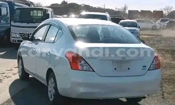 Acheter Occasion Voiture Nissan Latio Blanc à Lusaka, Zambie Acheter Occasion Voiture Nissan Latio Blanc à Lusaka, Zambie