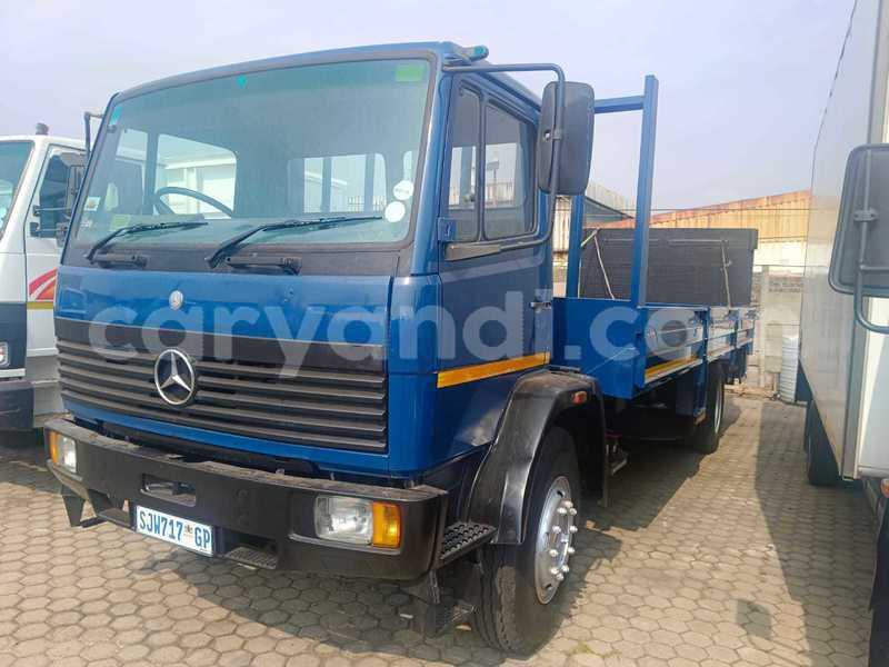 Big with watermark mercedes benz truck zambia lusaka 30025