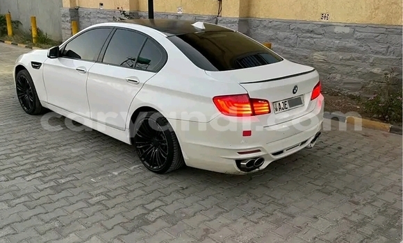Nunua Ilio tumika BMW 340 Nyeupe Gari ndani ya Chama nchini Kusini Nunua Ilio tumika BMW 340 Nyeupe Gari ndani ya Chama nchini Kusini