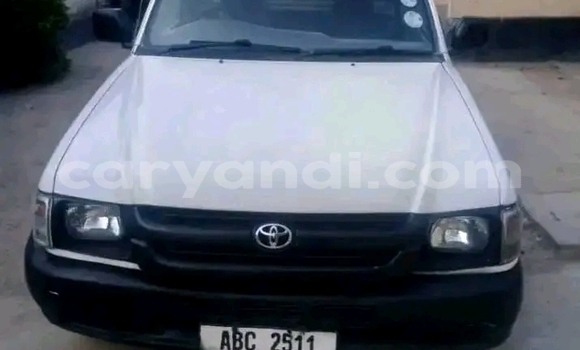Nunua Ilio tumika Toyota Hilux Nyeupe Gari ndani ya Chama nchini Kusini Nunua Ilio tumika Toyota Hilux Nyeupe Gari ndani ya Chama nchini Kusini