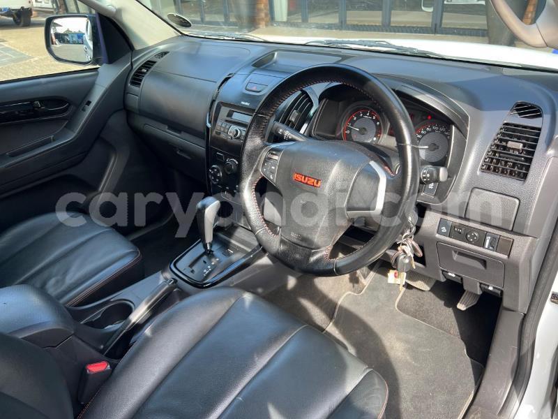 Big with watermark isuzu d max zambia chingola 30044