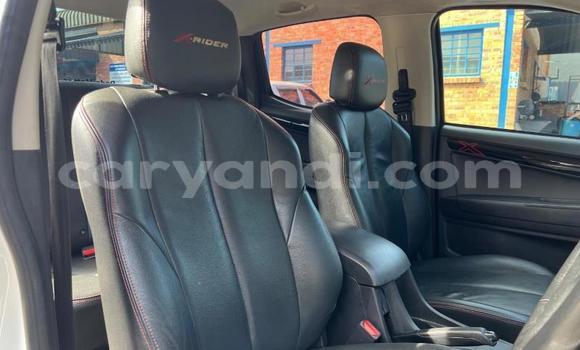 Nunua Ilio tumika Isuzu D–MAX Nyeupe Gari ndani ya Chingola nchini Zambia Nunua Ilio tumika Isuzu D–MAX Nyeupe Gari ndani ya Chingola nchini Zambia