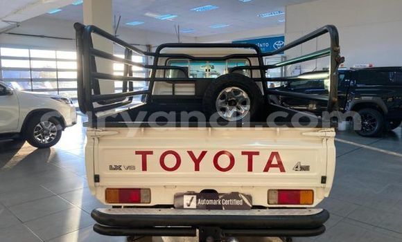 Nunua Ilio tumika Toyota Land Cruiser Nyeupe Gari ndani ya Lusaka nchini Zambia Nunua Ilio tumika Toyota Land Cruiser Nyeupe Gari ndani ya Lusaka nchini Zambia