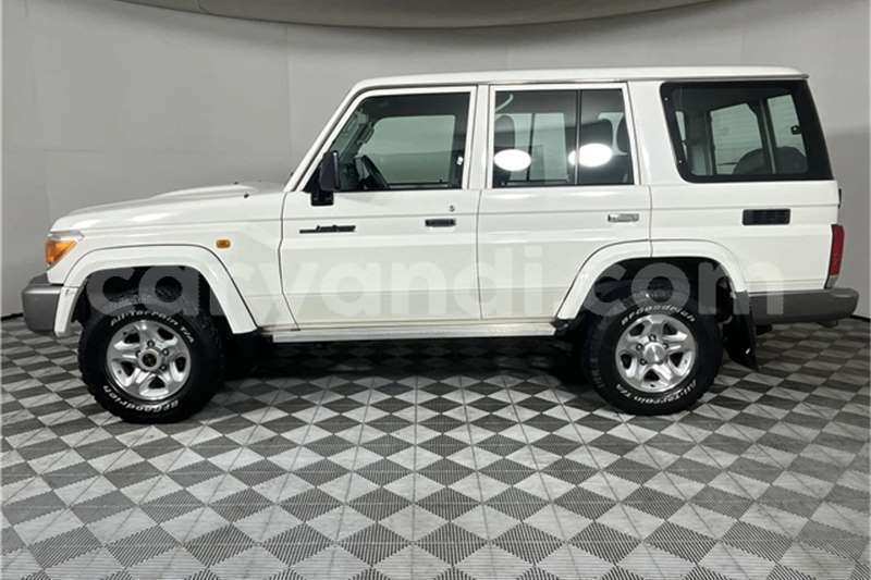 Big with watermark toyota land cruiser zambia lusaka 30049
