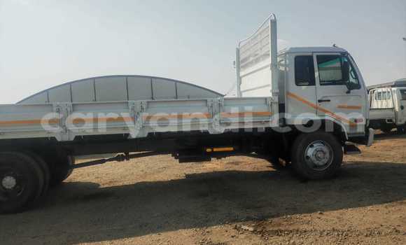Acheter Occasion Utilitaire Nissan UD Blanc à Lusaka, Zambie Acheter Occasion Utilitaire Nissan UD Blanc à Lusaka, Zambie