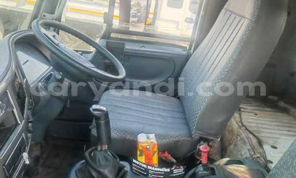 Acheter Occasion Utilitaire Nissan UD Blanc à Lusaka, Zambie Acheter Occasion Utilitaire Nissan UD Blanc à Lusaka, Zambie