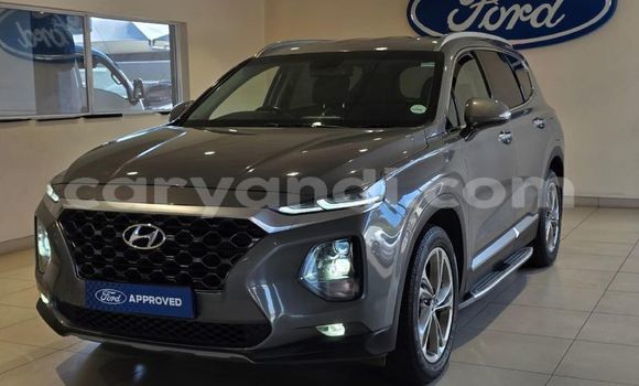 Buy Used Hyundai Santa Fe Silver Car in Lusaka in Zambia