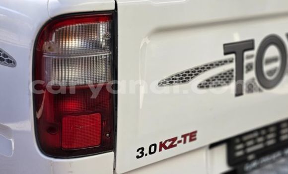 Nunua Ilio tumika Toyota Hilux Nyeupe Gari ndani ya Lusaka nchini Zambia Nunua Ilio tumika Toyota Hilux Nyeupe Gari ndani ya Lusaka nchini Zambia