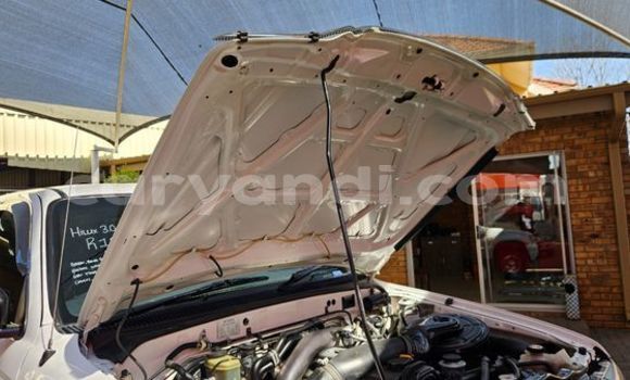 Nunua Ilio tumika Toyota Hilux Nyeupe Gari ndani ya Lusaka nchini Zambia Nunua Ilio tumika Toyota Hilux Nyeupe Gari ndani ya Lusaka nchini Zambia