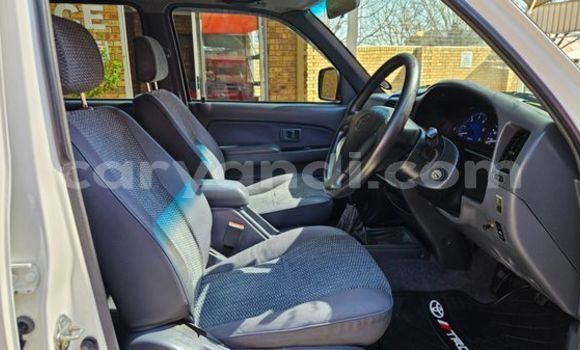 Nunua Ilio tumika Toyota Hilux Nyeupe Gari ndani ya Lusaka nchini Zambia Nunua Ilio tumika Toyota Hilux Nyeupe Gari ndani ya Lusaka nchini Zambia