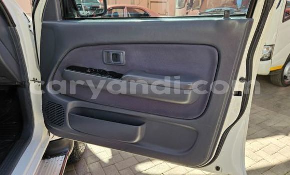 Nunua Ilio tumika Toyota Hilux Nyeupe Gari ndani ya Lusaka nchini Zambia Nunua Ilio tumika Toyota Hilux Nyeupe Gari ndani ya Lusaka nchini Zambia