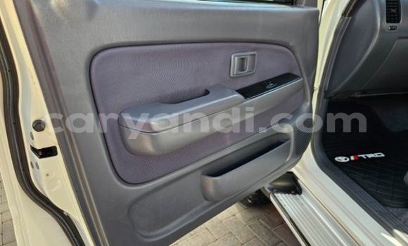 Nunua Ilio tumika Toyota Hilux Nyeupe Gari ndani ya Lusaka nchini Zambia Nunua Ilio tumika Toyota Hilux Nyeupe Gari ndani ya Lusaka nchini Zambia