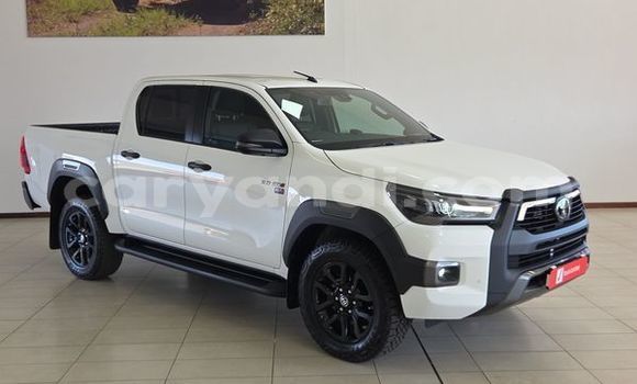Acheter Occasion Voiture Toyota Hilux Blanc à Lusaka, Zambie