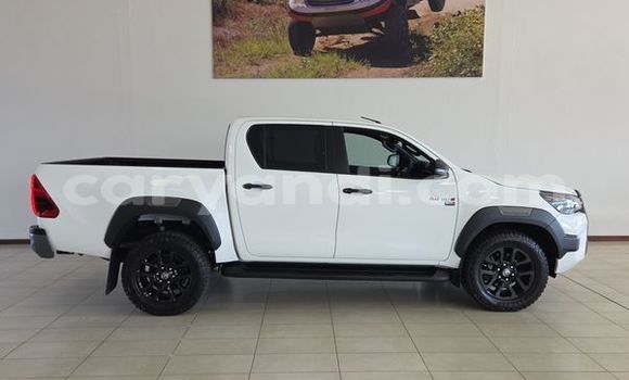 Tenga Tsaru Toyota Hilux Chena Mota in Lusaka in Zambia Tenga Tsaru Toyota Hilux Chena Mota in Lusaka in Zambia