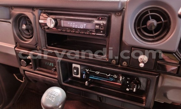 Nunua Ilio tumika Toyota Land Cruiser Nyeupe Gari ndani ya Lusaka nchini Zambia Nunua Ilio tumika Toyota Land Cruiser Nyeupe Gari ndani ya Lusaka nchini Zambia