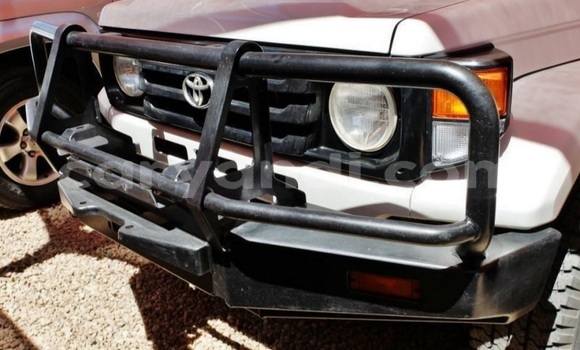 Nunua Ilio tumika Toyota Land Cruiser Nyeupe Gari ndani ya Lusaka nchini Zambia Nunua Ilio tumika Toyota Land Cruiser Nyeupe Gari ndani ya Lusaka nchini Zambia