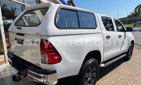 Tenga Tsaru Toyota Hilux Chena Mota in Kabwe in Zambia Tenga Tsaru Toyota Hilux Chena Mota in Kabwe in Zambia