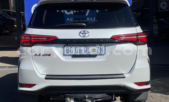 Nunua Ilio tumika Toyota Fortuner Nyeupe Gari ndani ya Kabwe nchini Zambia Nunua Ilio tumika Toyota Fortuner Nyeupe Gari ndani ya Kabwe nchini Zambia