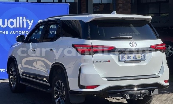 Nunua Ilio tumika Toyota Fortuner Nyeupe Gari ndani ya Kabwe nchini Zambia Nunua Ilio tumika Toyota Fortuner Nyeupe Gari ndani ya Kabwe nchini Zambia