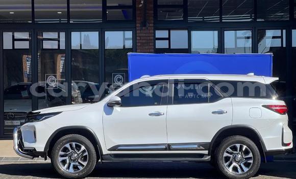 Nunua Ilio tumika Toyota Fortuner Nyeupe Gari ndani ya Kabwe nchini Zambia Nunua Ilio tumika Toyota Fortuner Nyeupe Gari ndani ya Kabwe nchini Zambia
