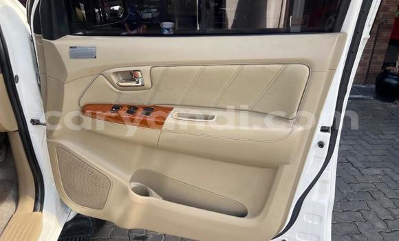 Nunua Ilio tumika Toyota Fortuner Nyeupe Gari ndani ya Kabwe nchini Zambia Nunua Ilio tumika Toyota Fortuner Nyeupe Gari ndani ya Kabwe nchini Zambia