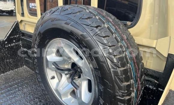 Nunua Ilio tumika Toyota Land Cruiser Beige Gari ndani ya Kabwe nchini Zambia Nunua Ilio tumika Toyota Land Cruiser Beige Gari ndani ya Kabwe nchini Zambia