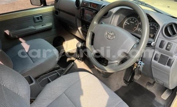 Nunua Ilio tumika Toyota Land Cruiser Beige Gari ndani ya Kabwe nchini Zambia Nunua Ilio tumika Toyota Land Cruiser Beige Gari ndani ya Kabwe nchini Zambia