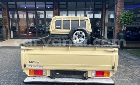 Nunua Ilio tumika Toyota Land Cruiser Beige Gari ndani ya Kabwe nchini Zambia Nunua Ilio tumika Toyota Land Cruiser Beige Gari ndani ya Kabwe nchini Zambia