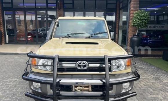 Nunua Ilio tumika Toyota Land Cruiser Beige Gari ndani ya Kabwe nchini Zambia Nunua Ilio tumika Toyota Land Cruiser Beige Gari ndani ya Kabwe nchini Zambia