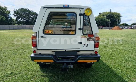 Nunua Ilio tumika Toyota Hilux Beige Gari ndani ya Kabwe nchini Zambia Nunua Ilio tumika Toyota Hilux Beige Gari ndani ya Kabwe nchini Zambia