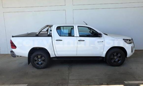 Buy Used Toyota Hilux White Car in Kabwe in Zambia Buy Used Toyota Hilux White Car in Kabwe in Zambia