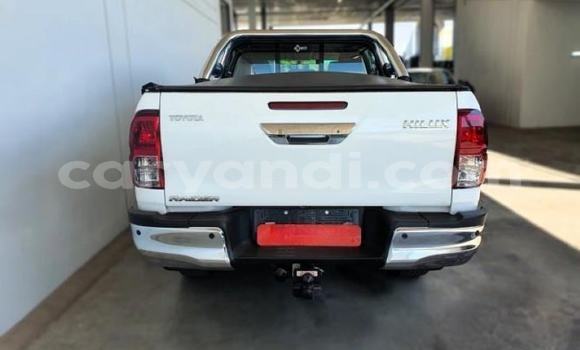 Buy Used Toyota Hilux White Car in Kabwe in Zambia Buy Used Toyota Hilux White Car in Kabwe in Zambia
