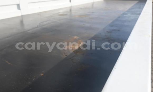 Acheter Occasion Utilitaire Mitsubishi Fuso Blanc à Kabwe, Zambie Acheter Occasion Utilitaire Mitsubishi Fuso Blanc à Kabwe, Zambie